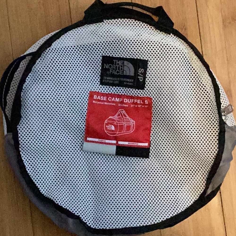 The North Face Monochrome Travel Bag - Picture 5 of 5